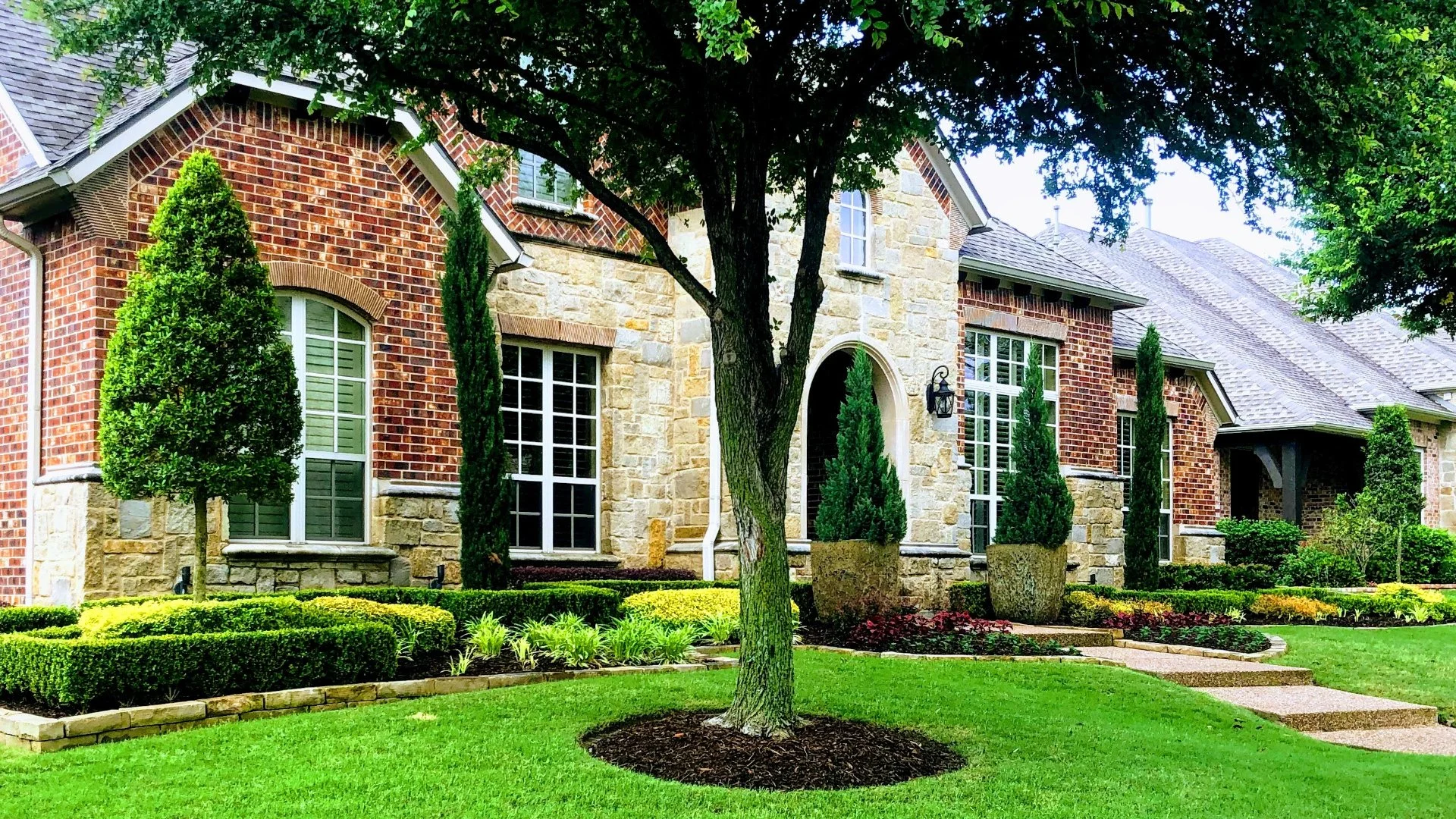 Plant Trimming - An Easy Way to Transform Your Curb Appeal!